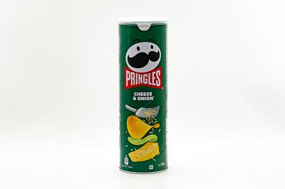 Картофельные чипсы со вкусом сыра и лука PRINGLES 165 г