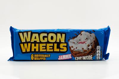 Печенье с суфле и джемом покрытое глазурью с ароматом шоколада Wagon Wheels 228.6 г